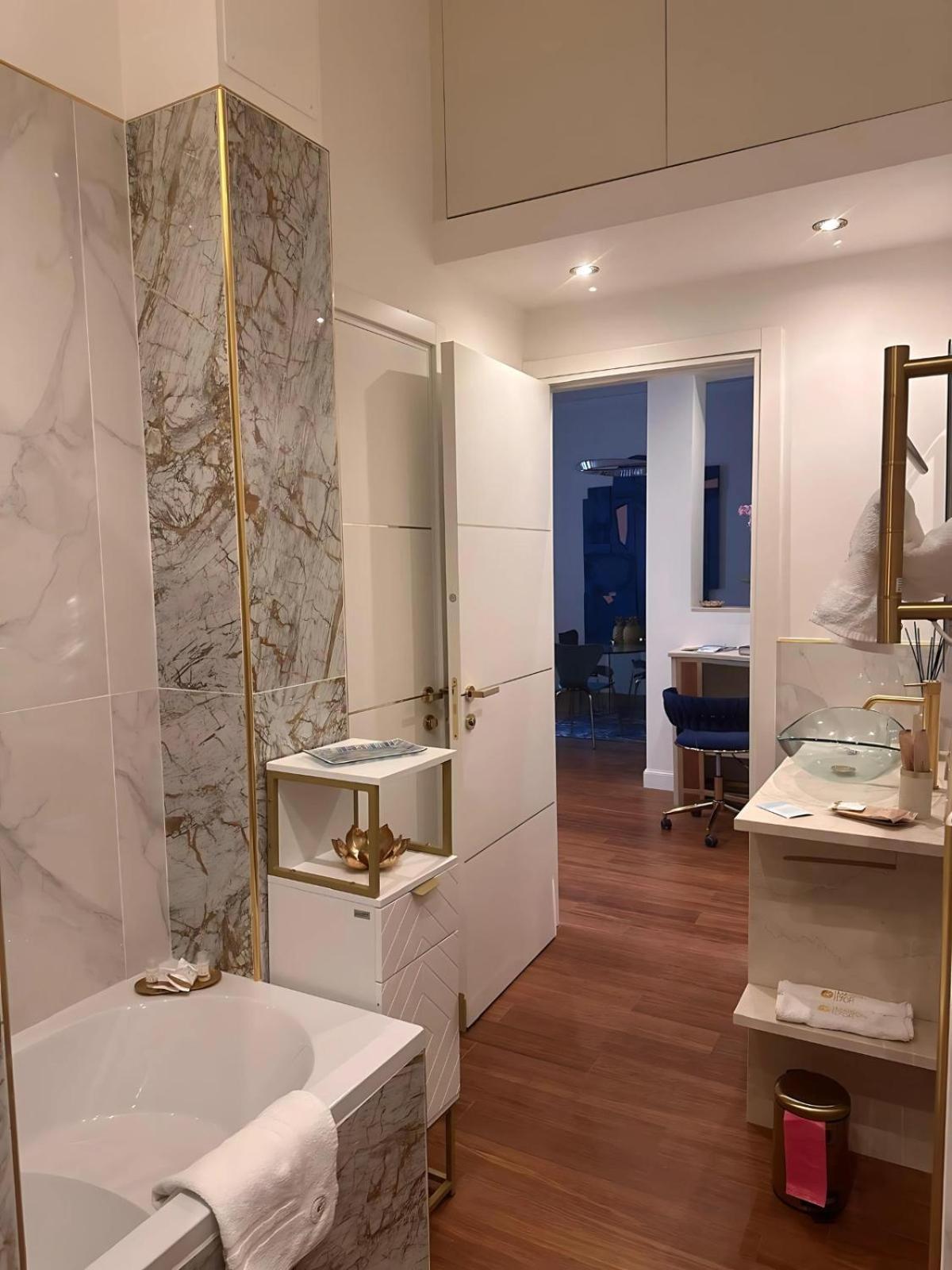 Maison D'Or Genoa Bagian luar foto
